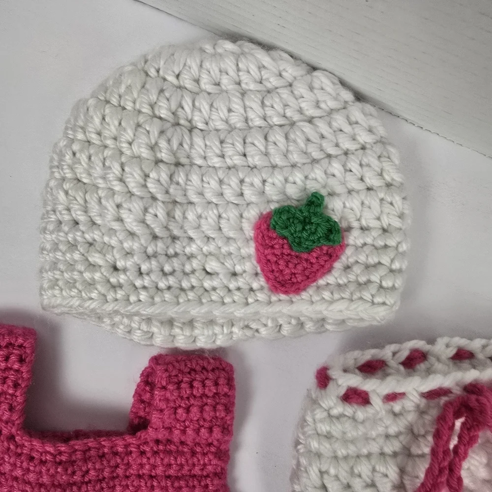 Handmade Girls‎ Matching Strawberry crocheted Set Pink White Baby 0-3 Months